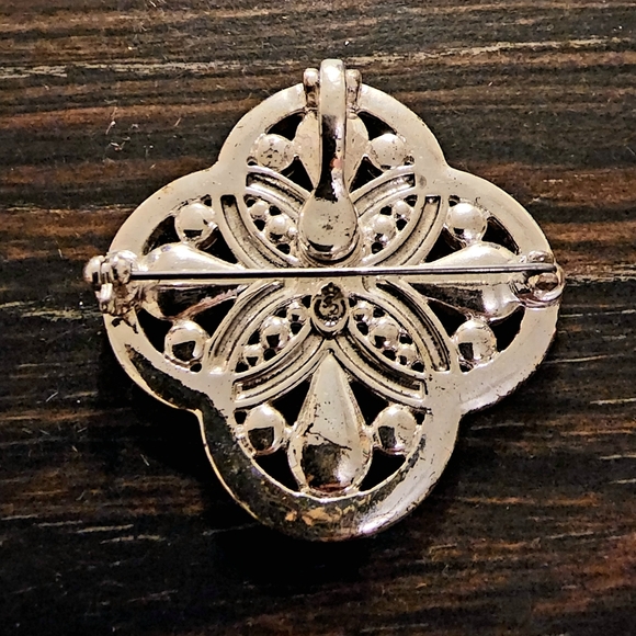 Premier Designs Brooch with Magnetic Clasp - Picture 2 of 2